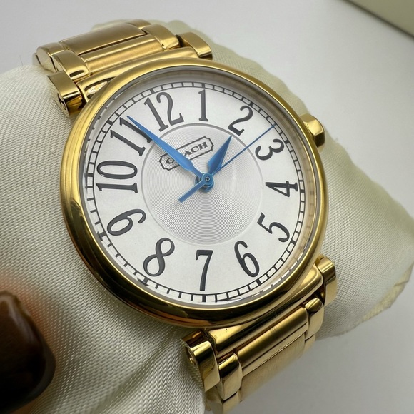 Vintage Coach Madison Authentic 2011 Gold Watch CA.72.3.34.0741 - Picture 4 of 10